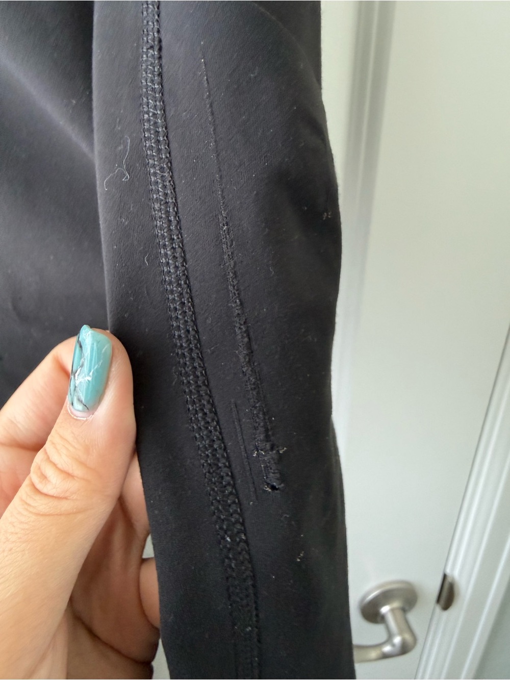 Vuori Black High-Rise Drawstring Leggings with Side Pocket - Picture 6 of 6